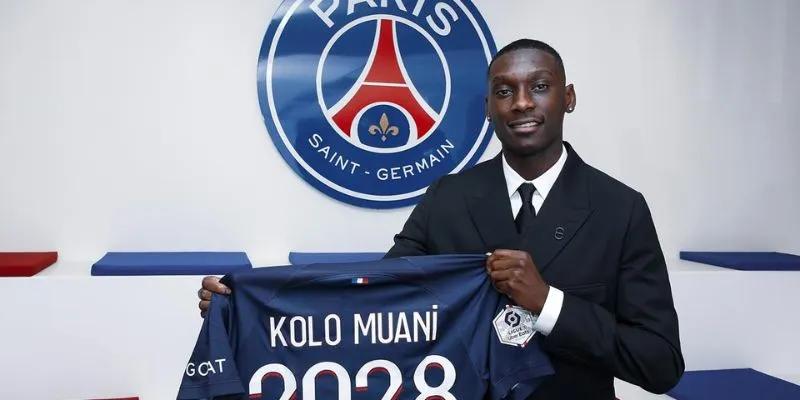 Kolo Muani tiếp tục là hàng nóng cập bến PSG